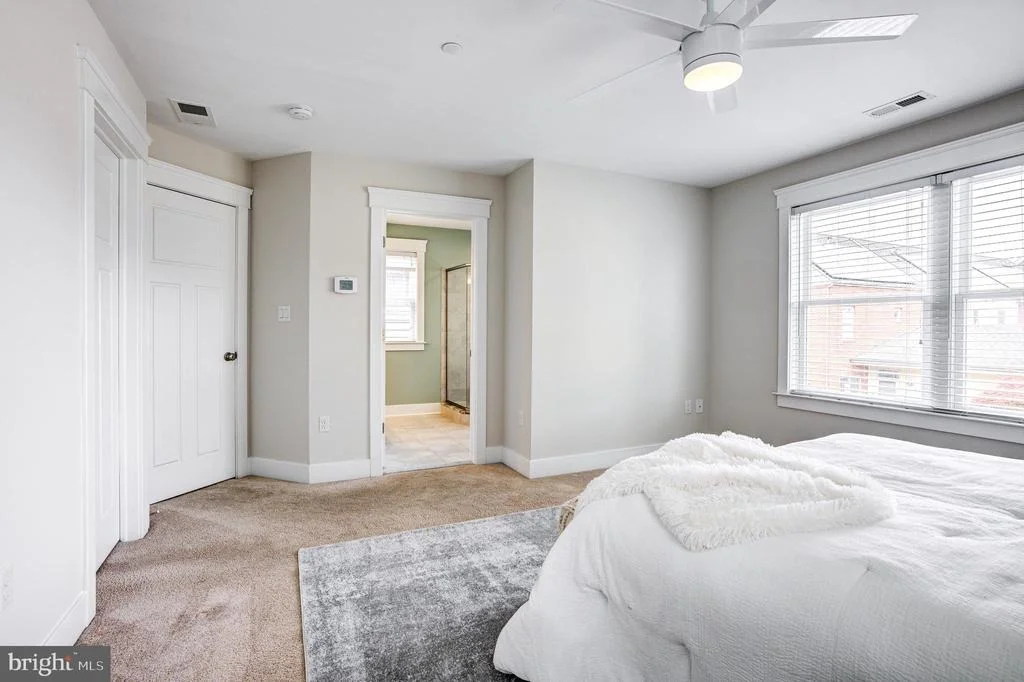 Photo of 614 N BENTZ STREET N