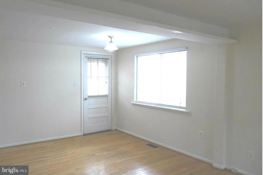 Photo of 604 MILITARY ROAD