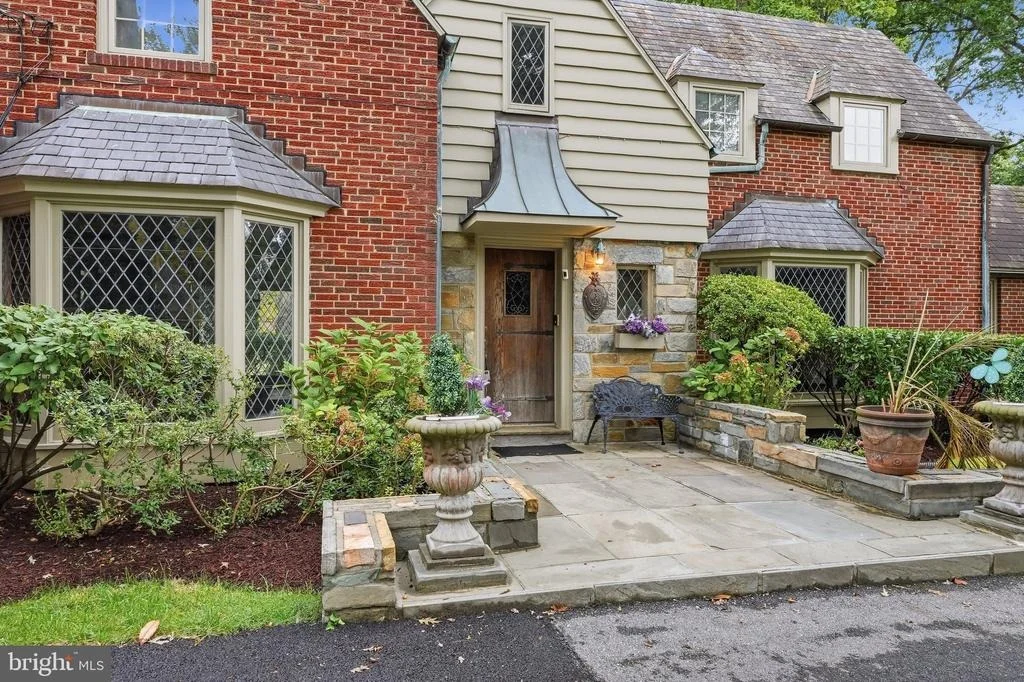 Photo of 10601 SWEETBRIAR PARKWAY