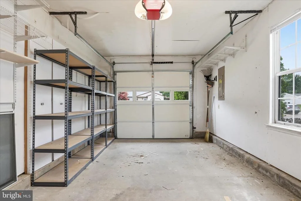 Photo of 5661 CRABAPPLE DRIVE