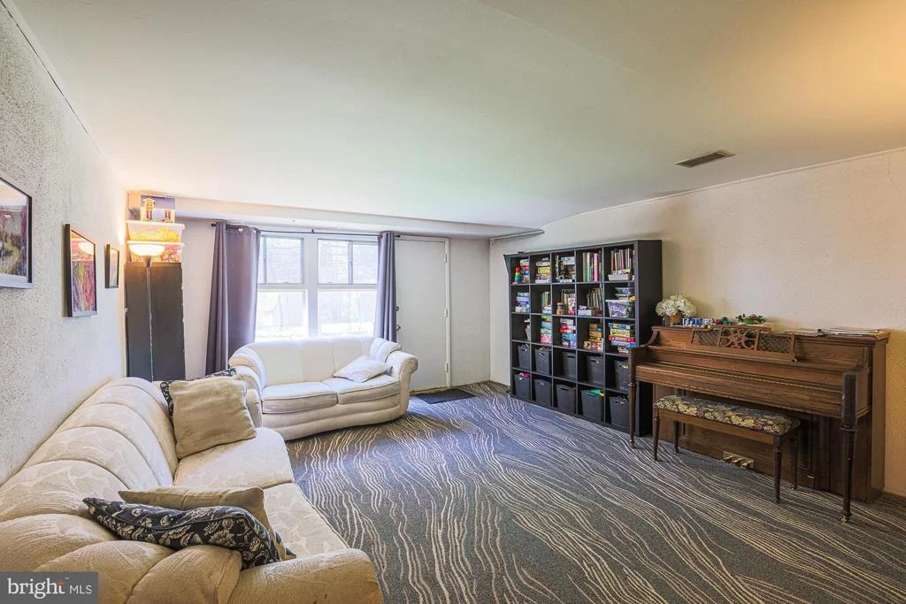 Photo of 2451 FOREST GREEN ROAD
