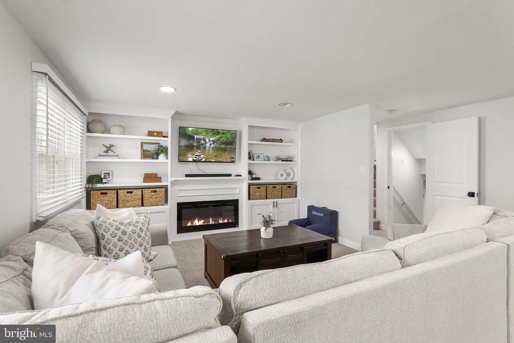 Photo of 906 SOUTHWICK DRIVE