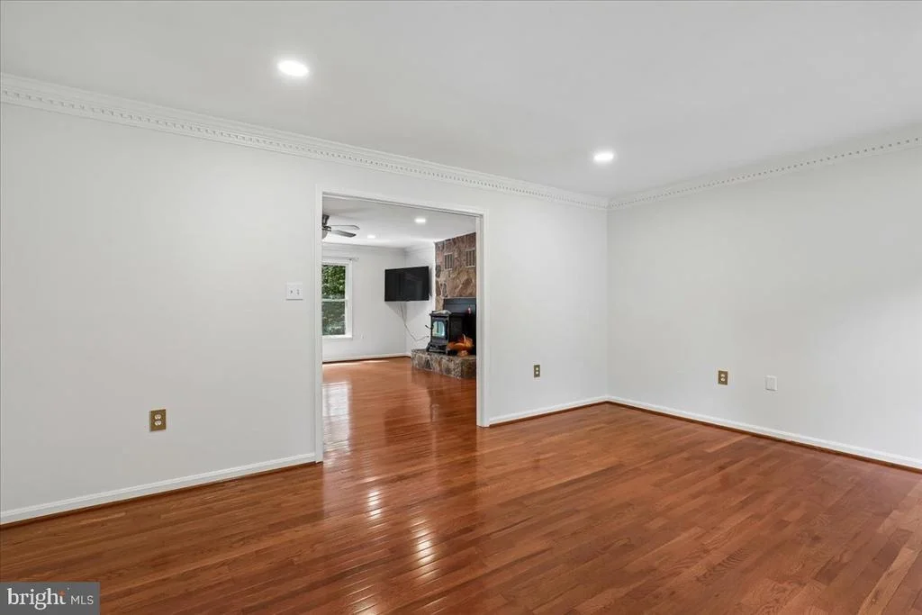 Photo of 8253 HONEYSUCKLE ROAD