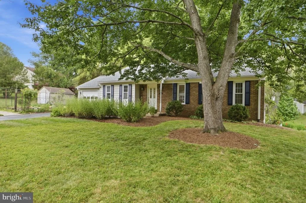 Photo of 14204 PICCADILLY ROAD