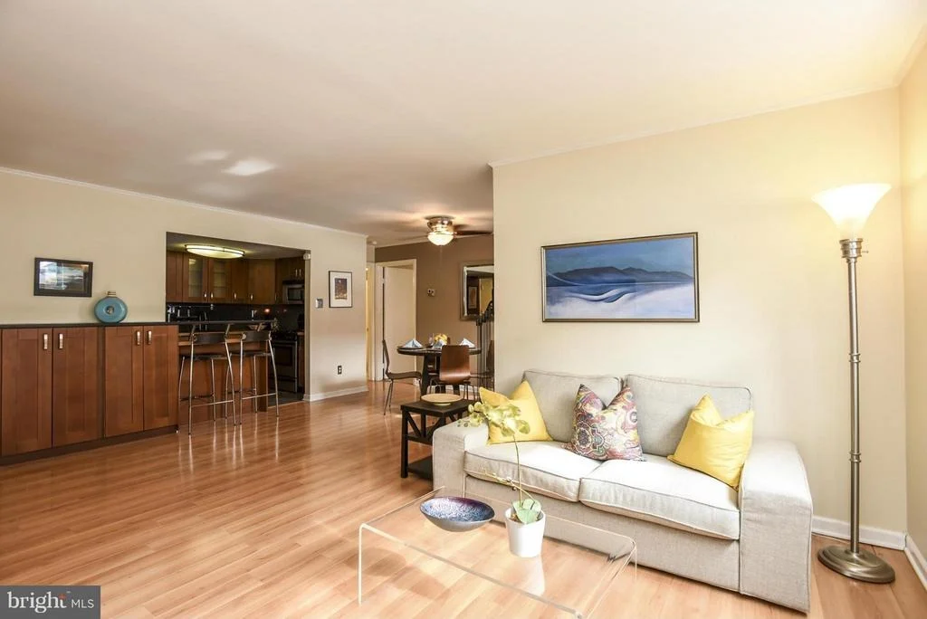 Photo of Unit G7 at 4545 MACARTHUR BOULEVARD NW