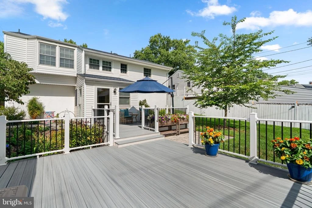 Photo of 1106 BEALL PLACE