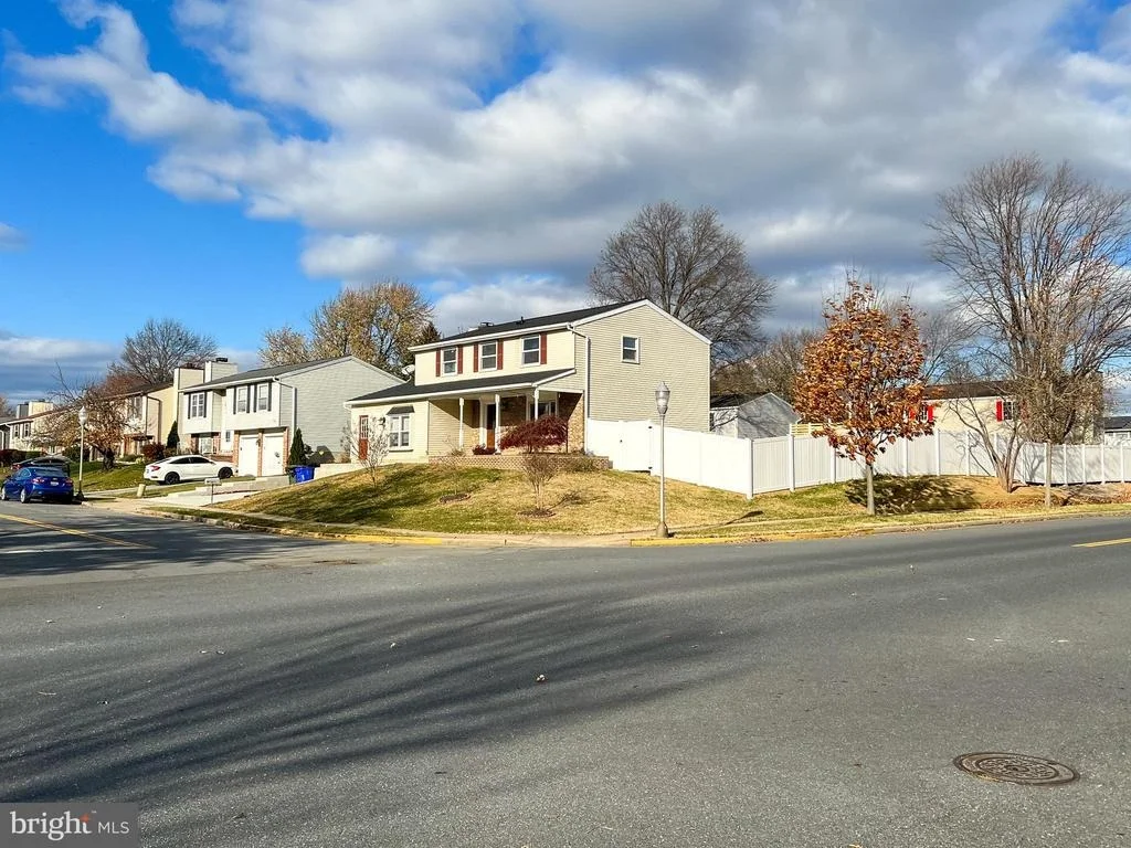 Photo of 1800 LAWNVIEW DRIVE