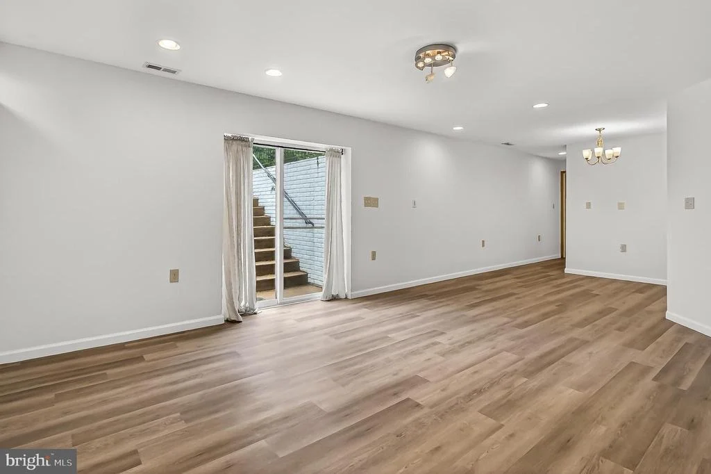 Photo of 25825 SPRING FARM CIRCLE