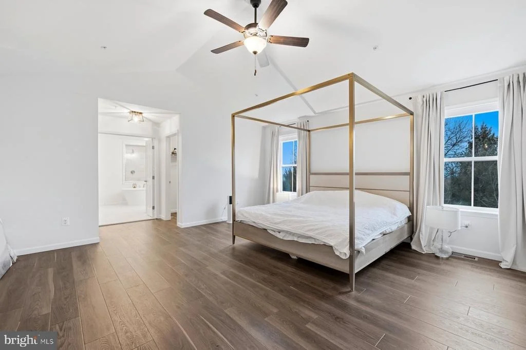 Photo of 2758 HILLFIELD DRIVE