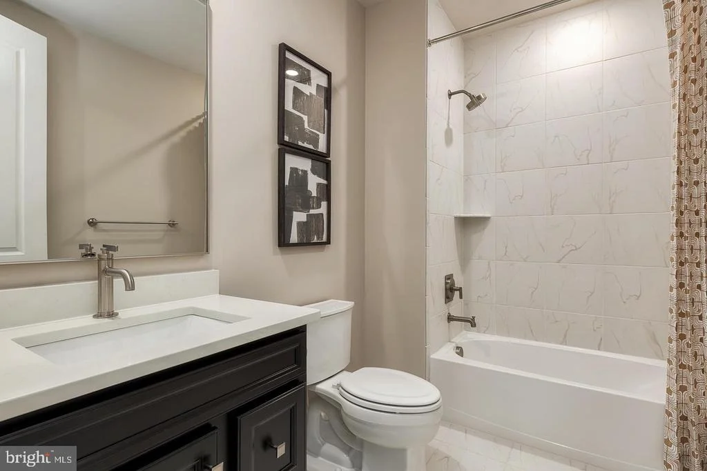 Photo of 1317 LEELAND FOREST