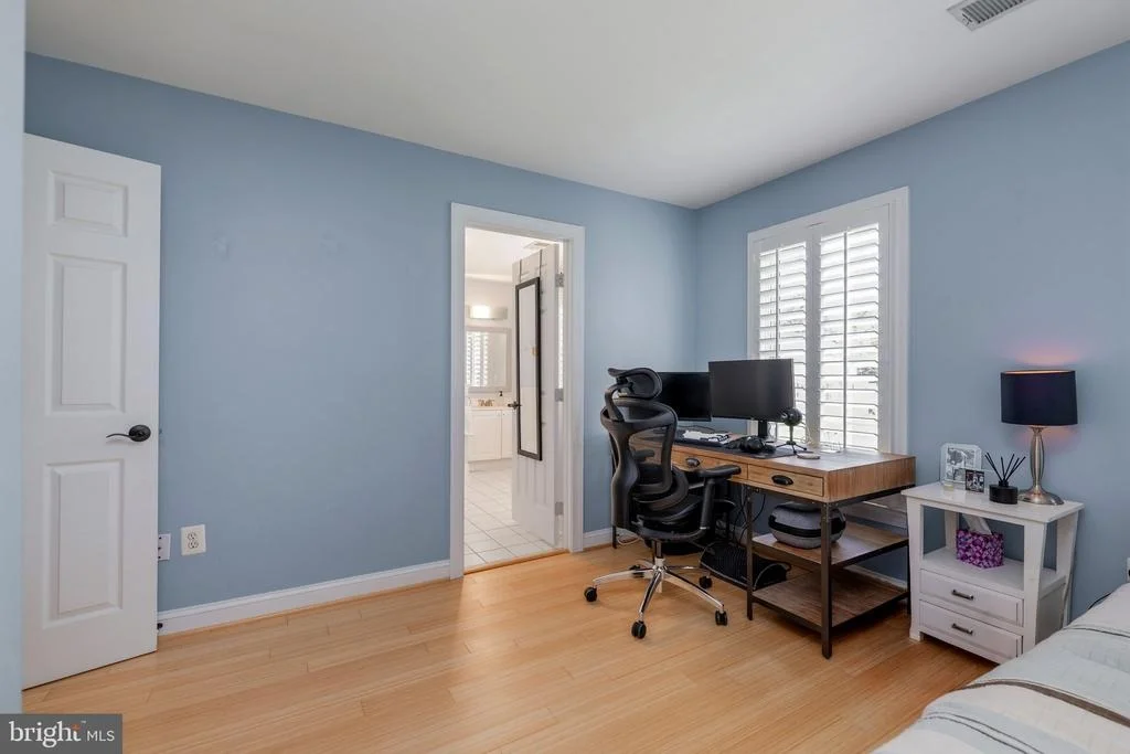 Photo of 9809 JOHN ROBERT WAY