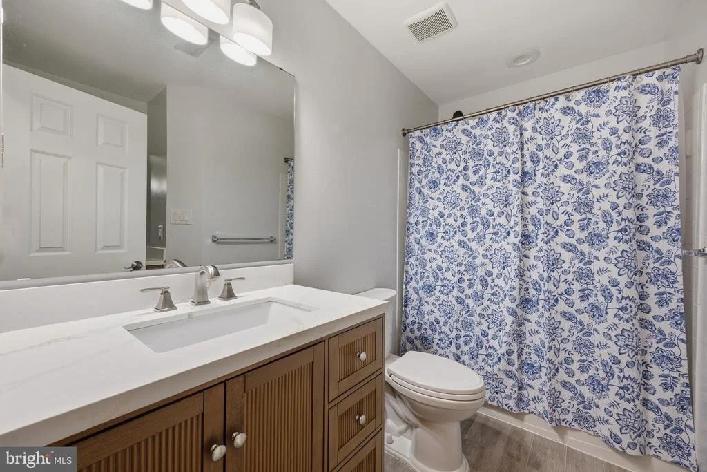 Photo of 2416 VALLEY BROOK LANE