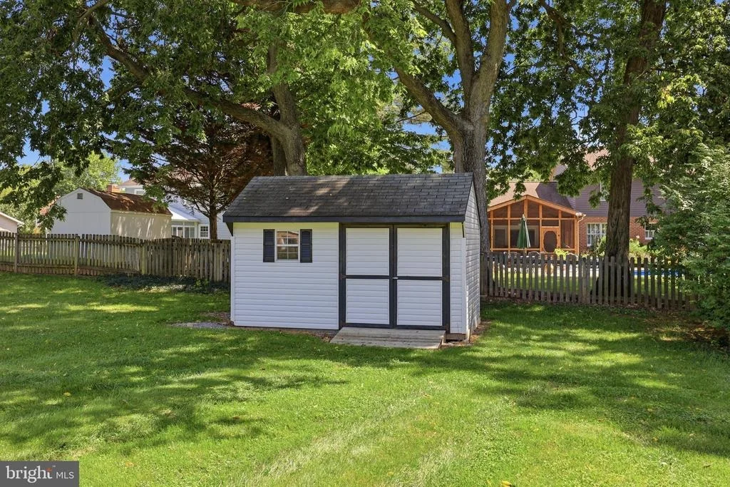 Photo of 8117 RUNNYMEADE DRIVE
