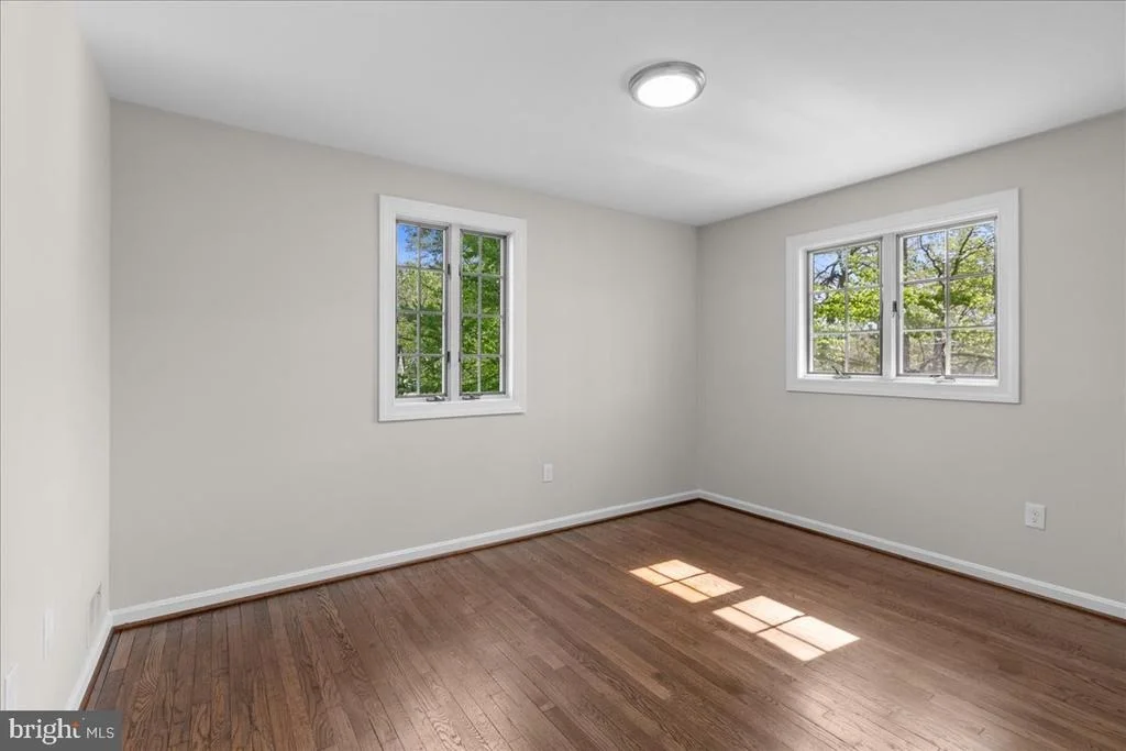 Photo of 5517 SOUTHAMPTON DRIVE