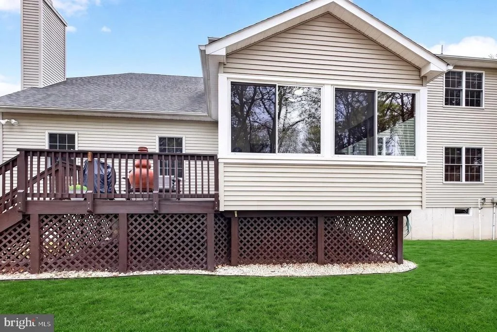 Photo of 77 HEMLOCK DRIVE
