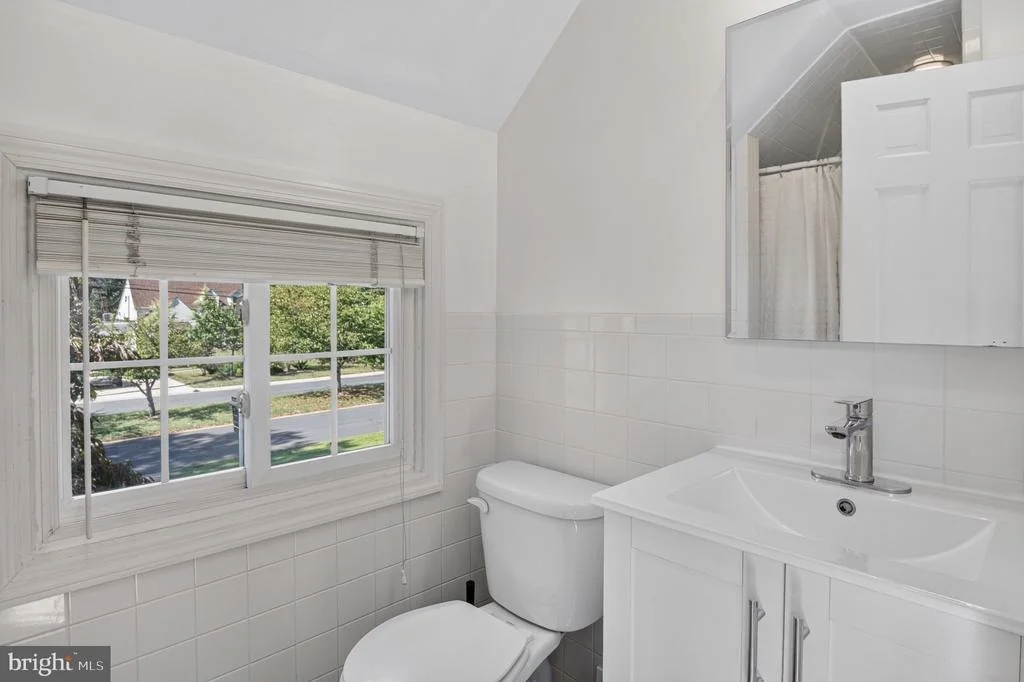 Photo of 104 WILLIAMSBURG DRIVE