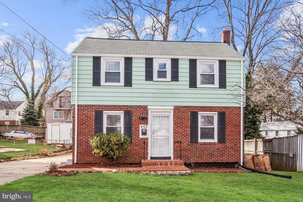 Photo of 403 E UNIVERSITY BOULEVARD
