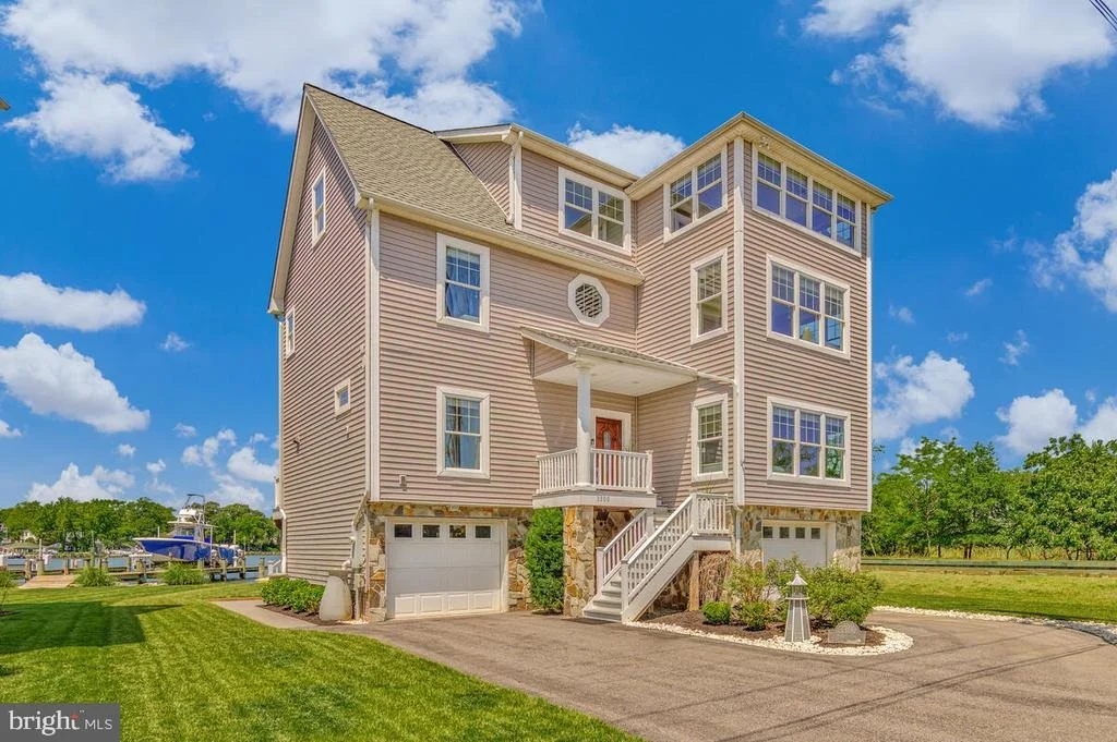 Photo of 3300 SHORE DRIVE