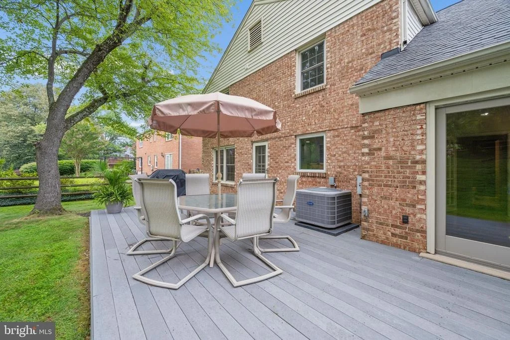 Photo of 1104 FALLSMEAD WAY