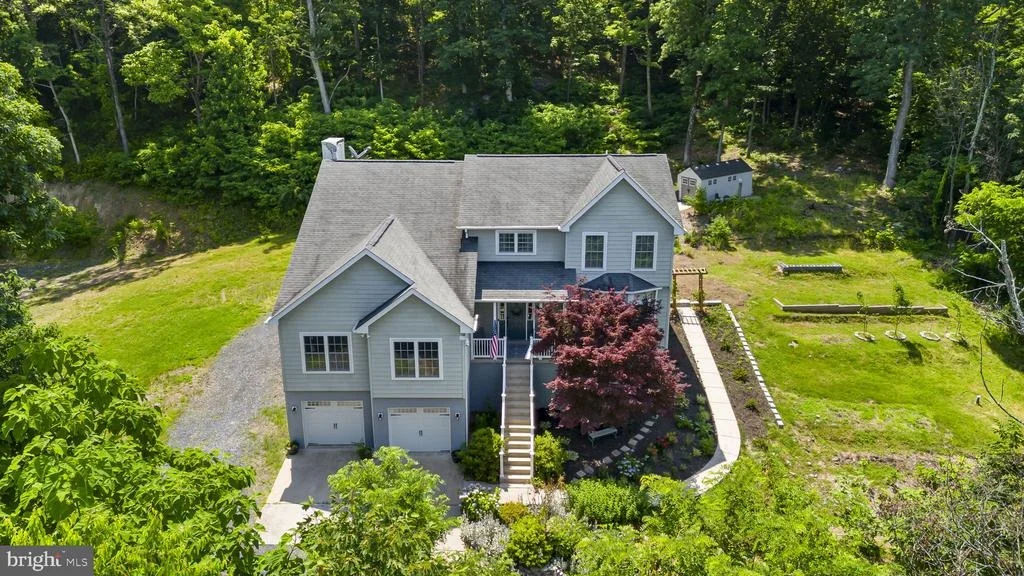Photo of 208 MARKHAM FARM ROAD