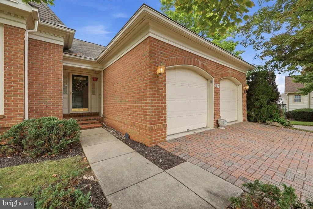 Photo of 2429 BEAR DEN ROAD