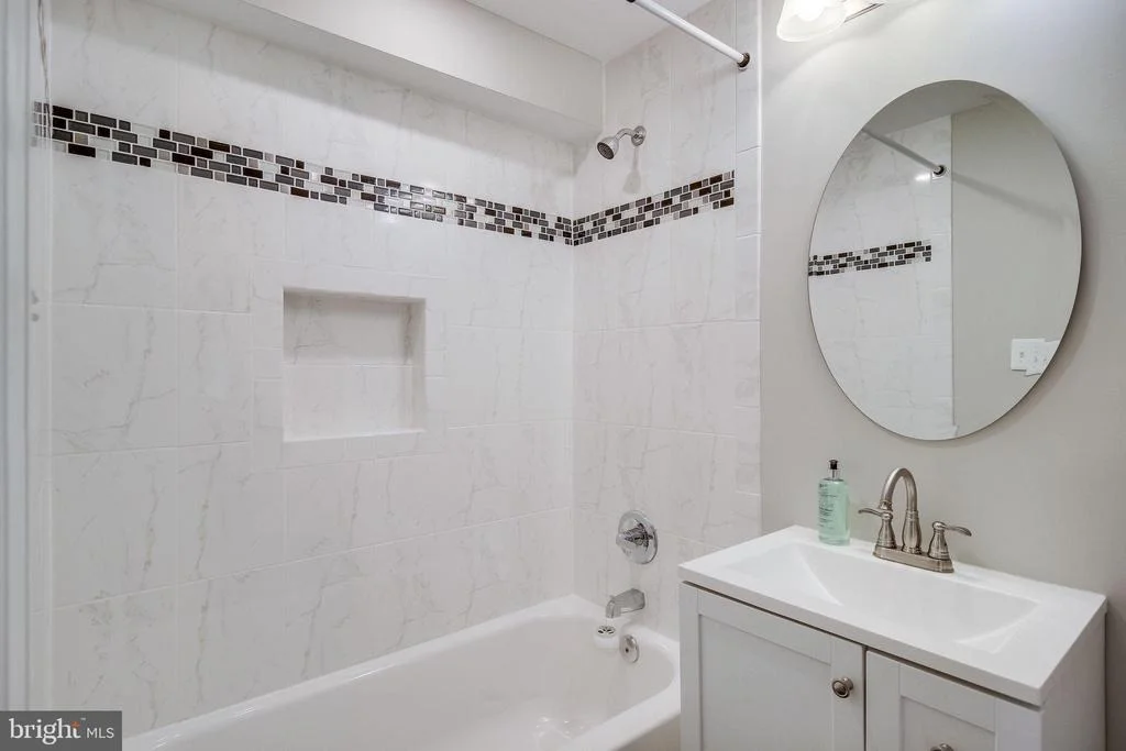 Photo of 919 JUNIPER PLACE