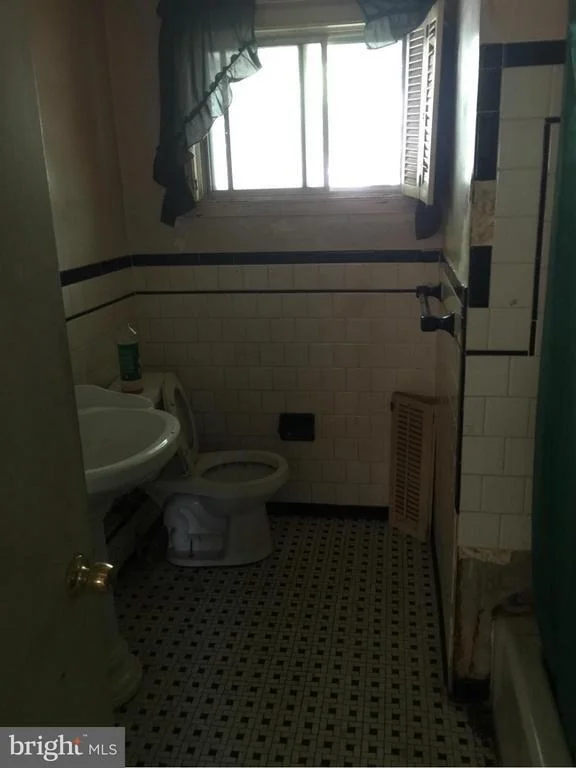 Photo of 8615 DOVEDALE ROAD