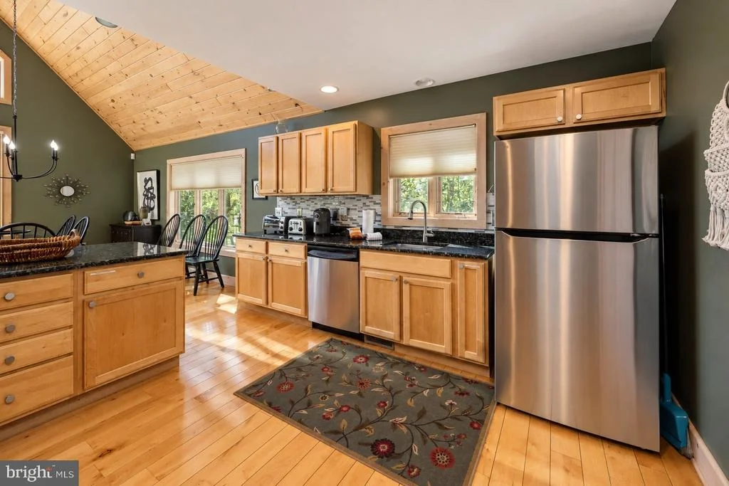 Photo of 431 MOUNTAINTOP ROAD