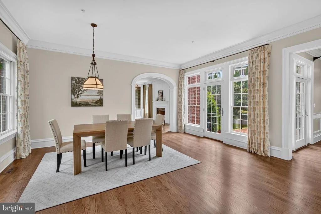 Photo of 1935 FOXVIEW CIRCLE NW