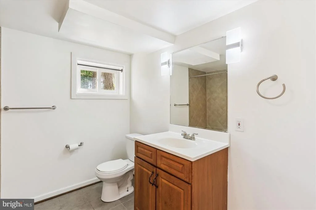 Photo of 813 MIDLAND ROAD