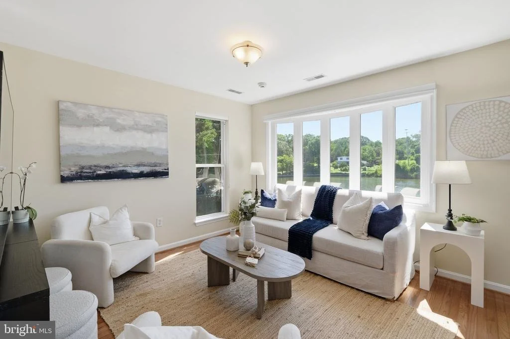 Photo of 426 RIVERSIDE DRIVE