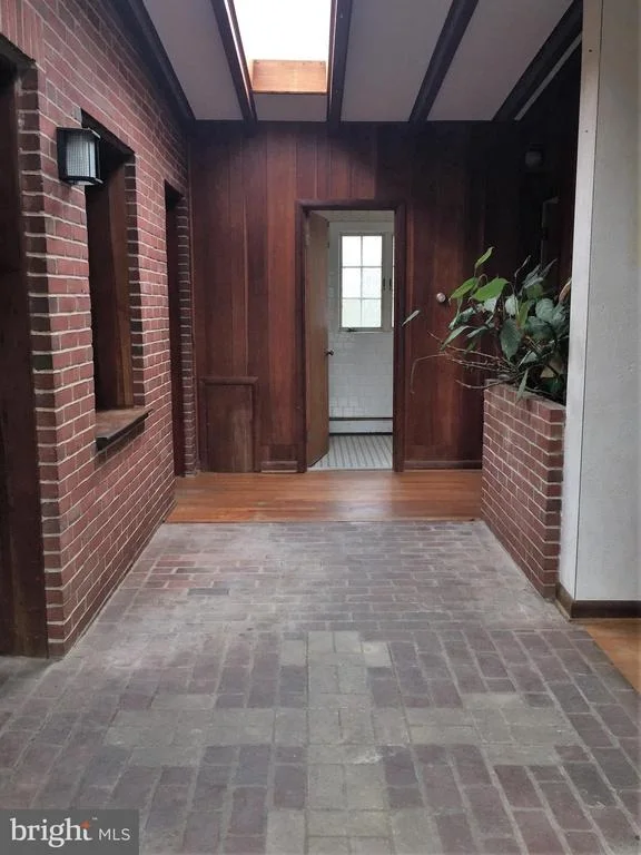 Photo of 6118 JEFFERSON BOULEVARD