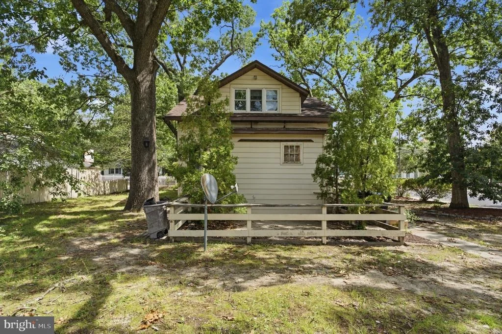 Photo of 620 ERIAL ROAD