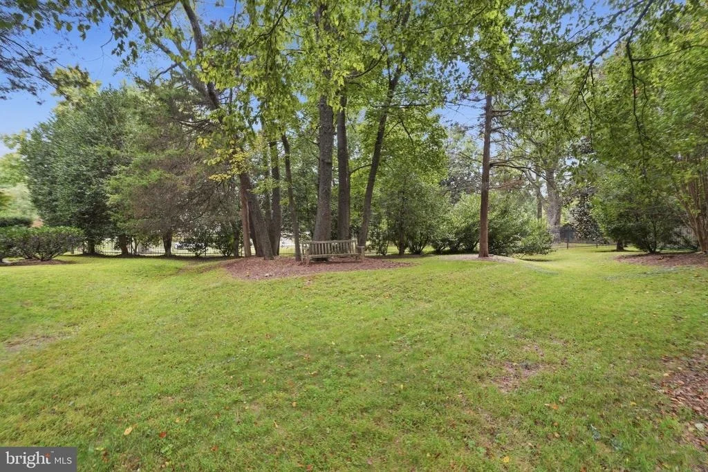 Photo of 9801 BENTCROSS DRIVE
