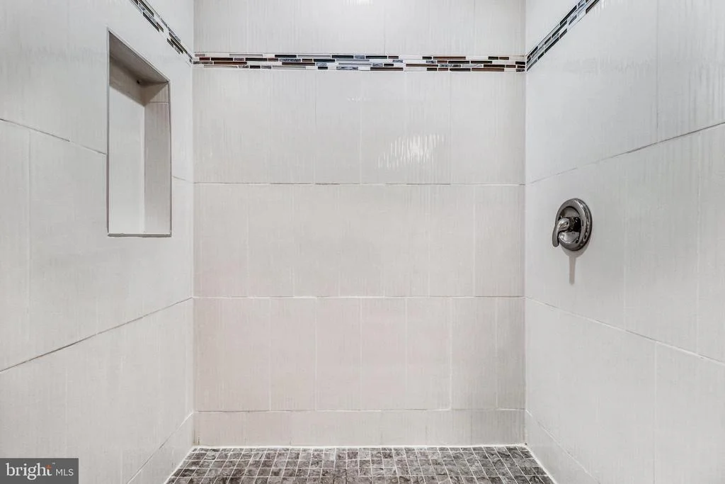 Photo of 1433 VALEBROOK LANE