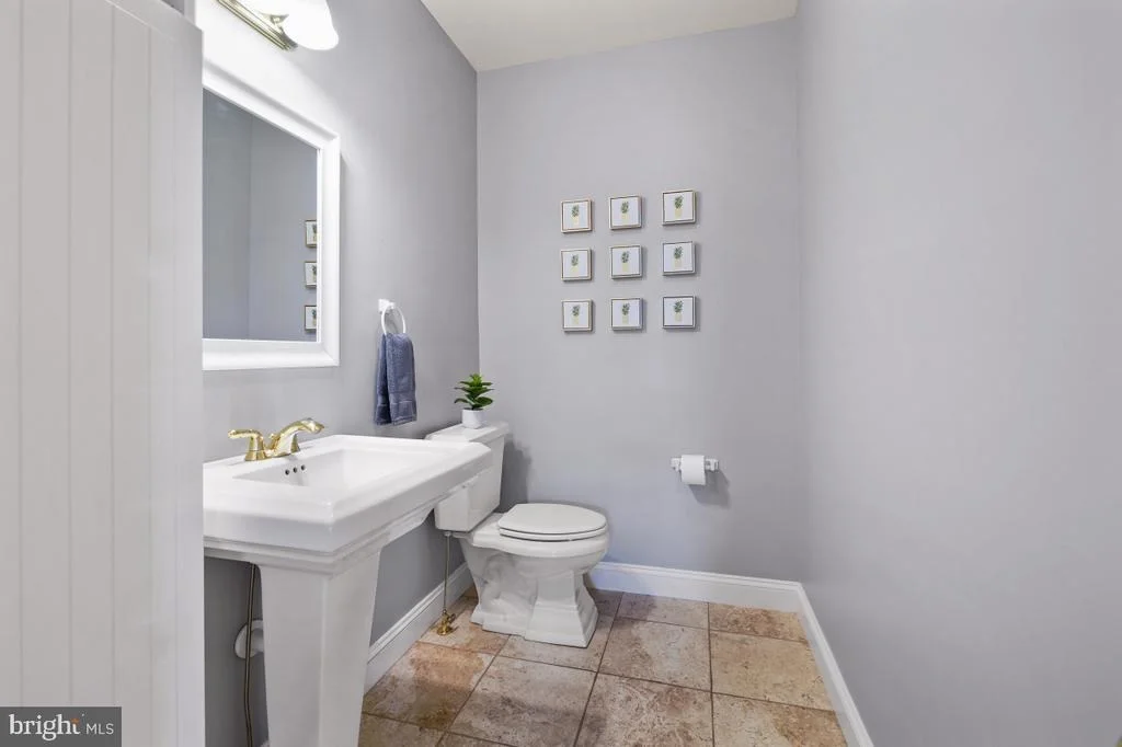 Photo of 412 SILVER SPRING AVENUE