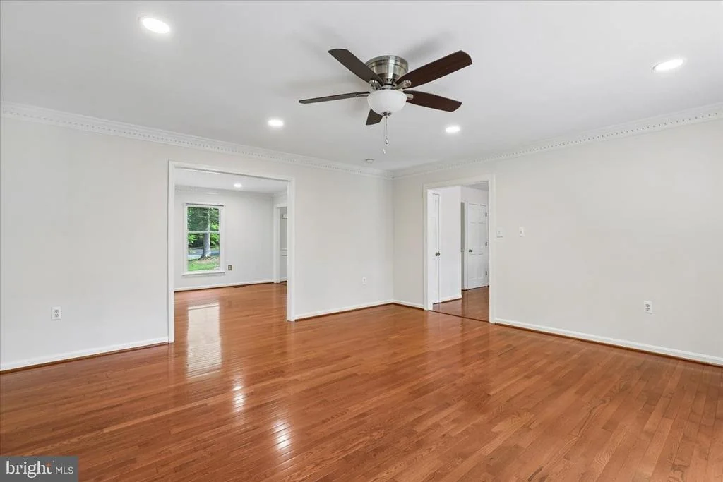 Photo of 8253 HONEYSUCKLE ROAD