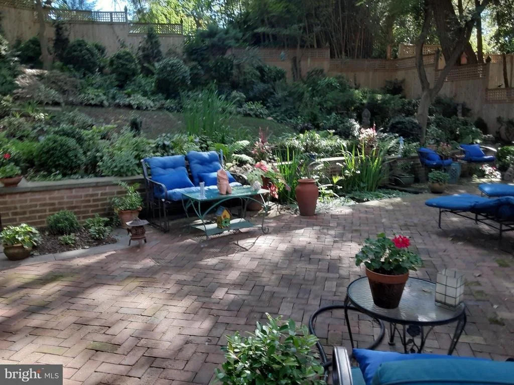 Photo of 1670 PRIMROSE ROAD NW