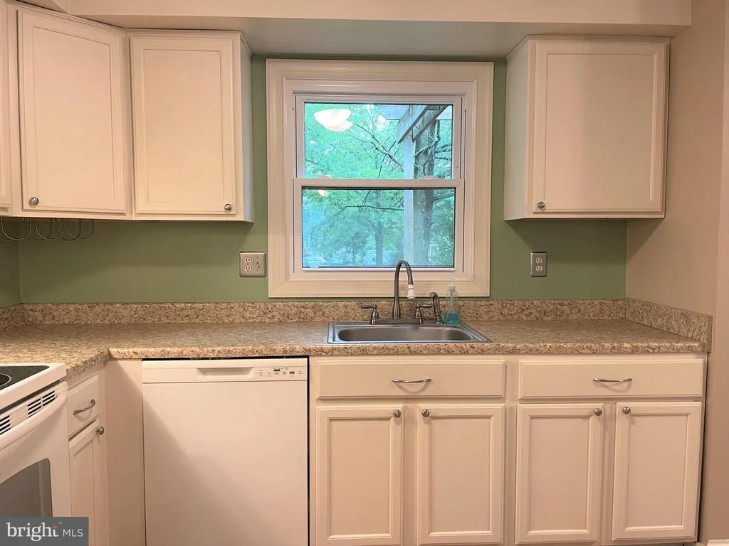 Photo of 1588 CAREY PLACE