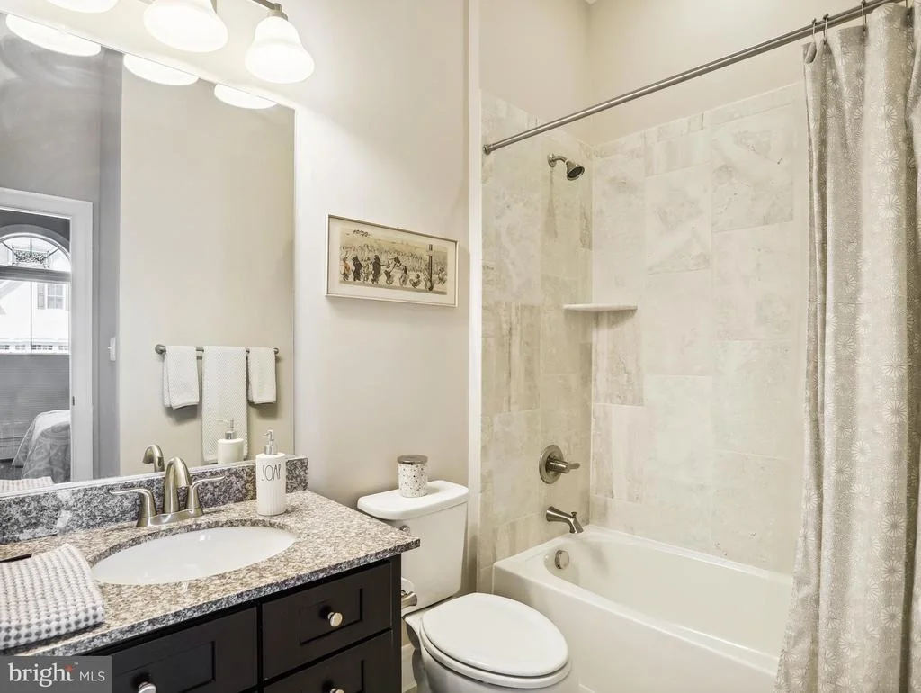 Photo of 2936 LEVEE DRIVE
