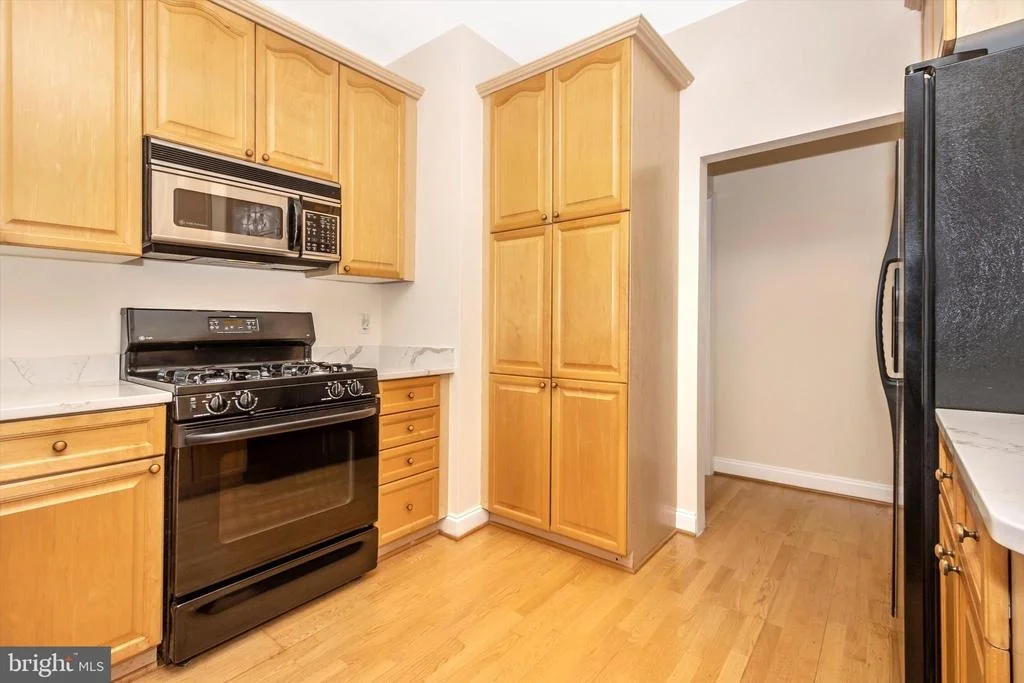 Photo of Unit 415 at 2500 WATERSIDE DRIVE