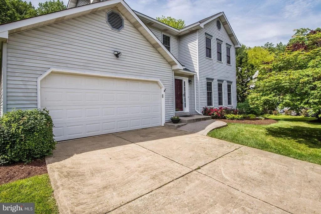 Photo of 1313 CROCKETT LANE