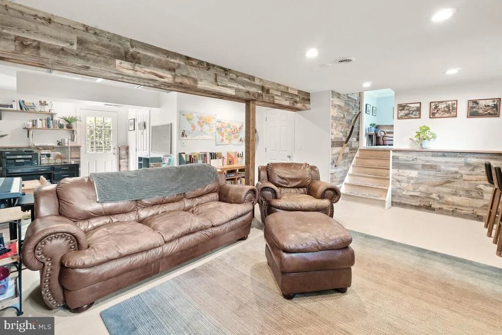 Photo of 7090 JASPER DRIVE