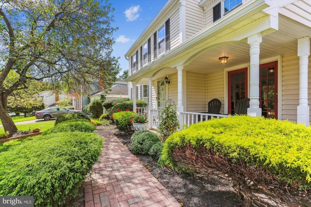 Photo of 927 POINTER RIDGE DRIVE
