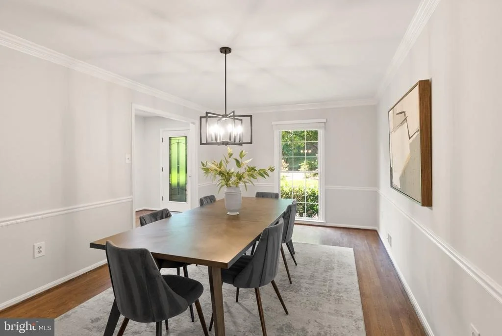 Photo of 2037 DURAND DRIVE