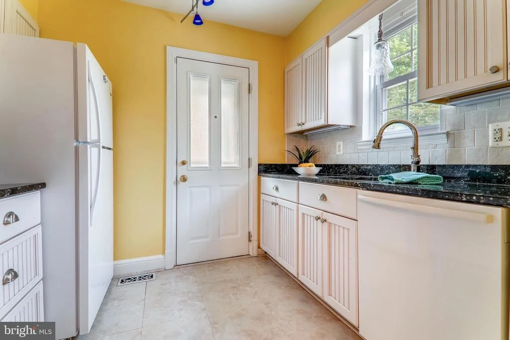 Photo of 8605 SPRINGVALE ROAD