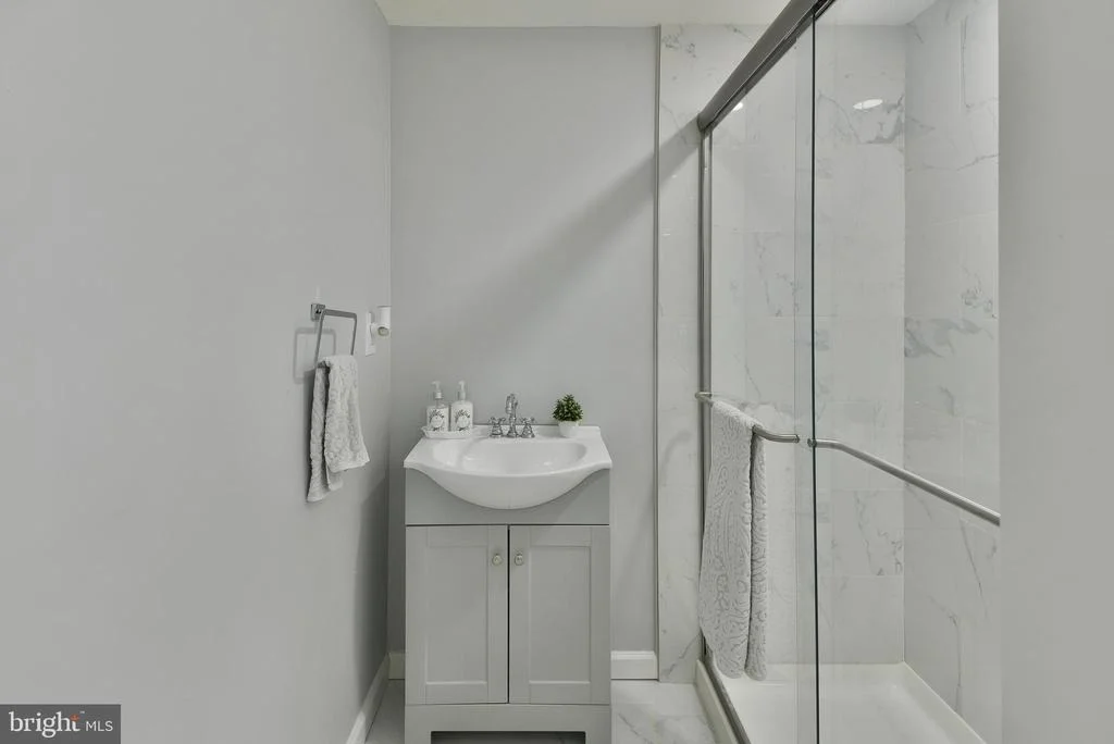 Photo of 8 WINDOVER LANE