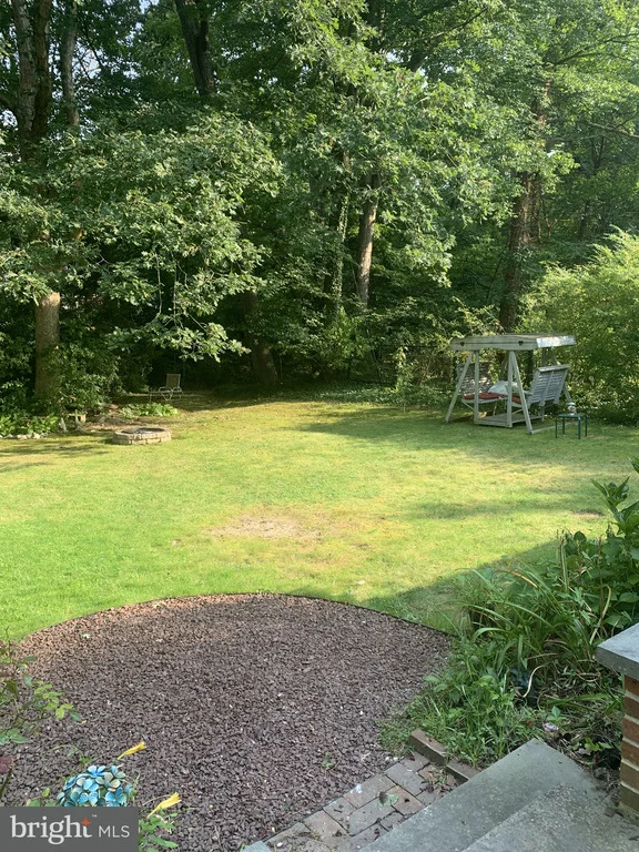 Photo of 1006 CRESTOVER ROAD