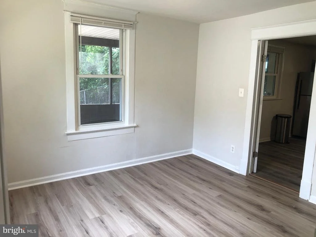 Photo of 516 MENTOR AVENUE