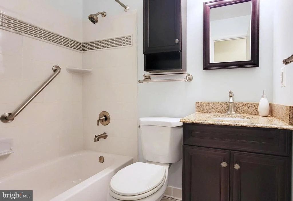 Photo of 3926 HOWARD STREET